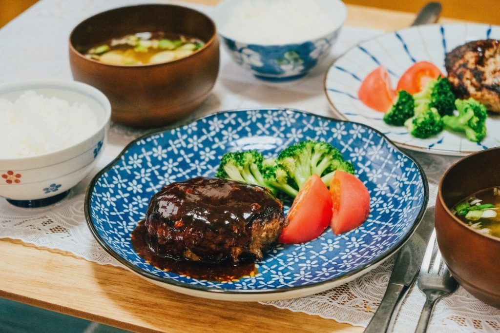 Công thức Mách bạn cách làm Hambagu Steak kiểu Nhật