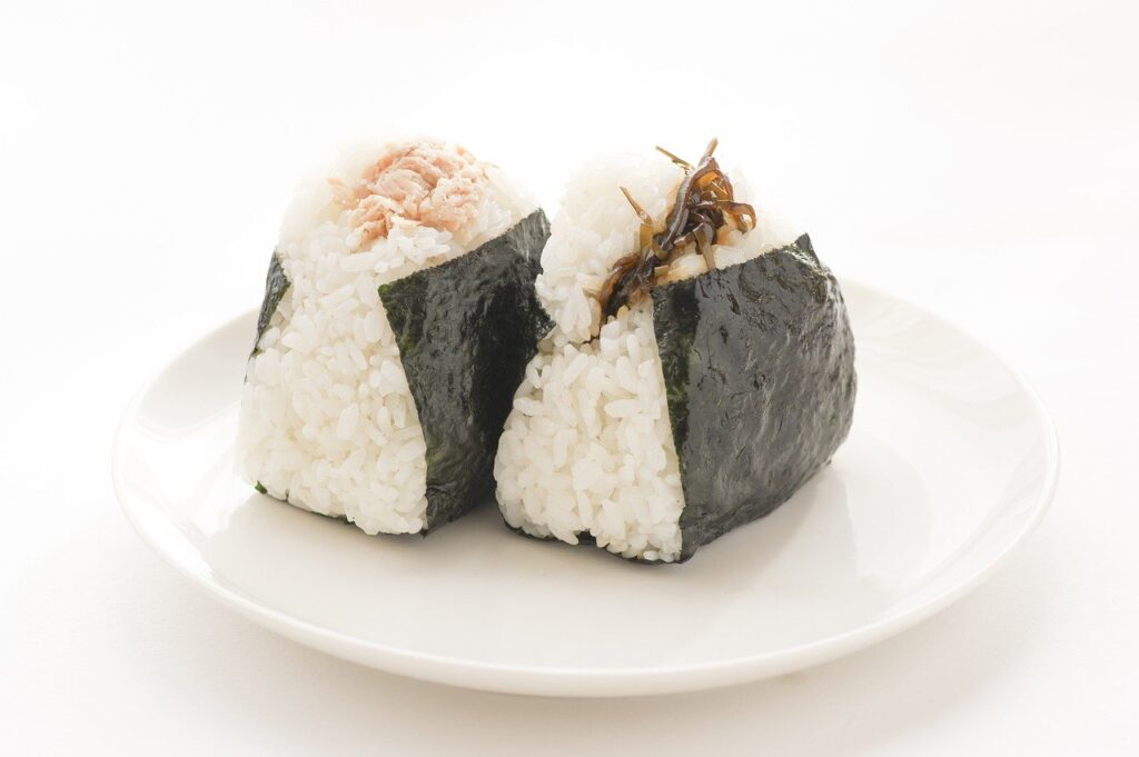 com nam onigiri